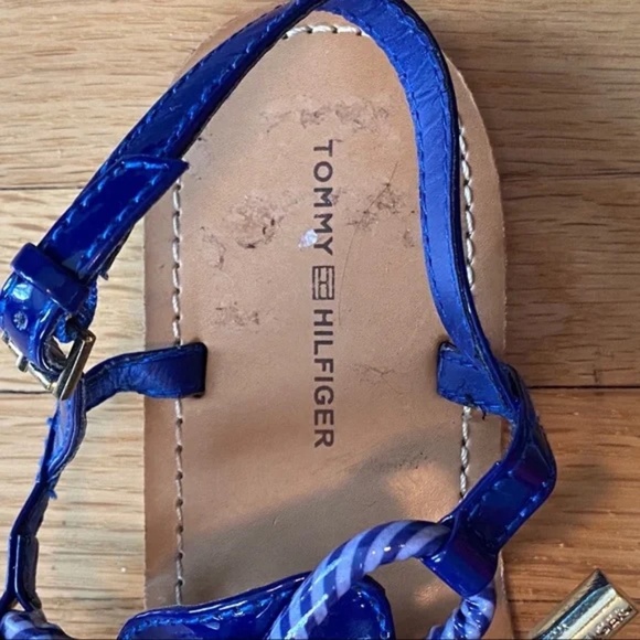 Tommy Hilfiger TW Silmaly Thong Style Patent Leather Strap Blue Sandals Size 7 - Picture 4 of 8